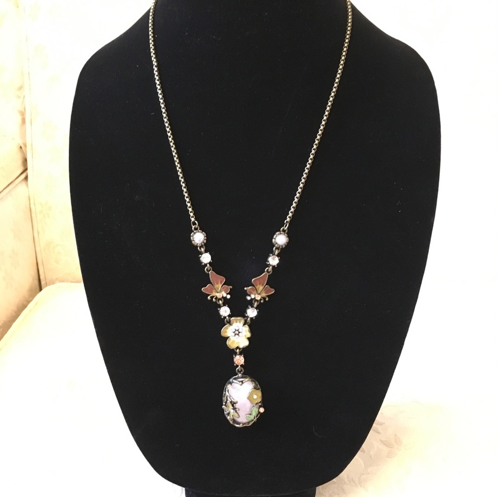 NWT Victorian Antique style necklace and earrings set. - Picture 5 of 7